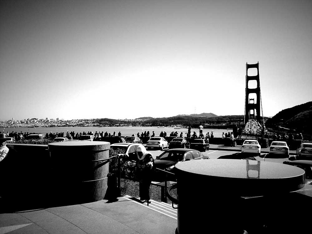 View of the Golden Gate Bridge in black and white