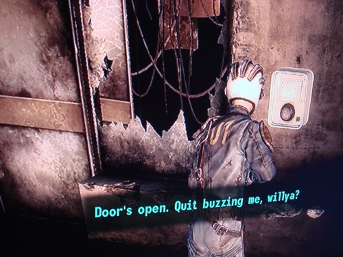 Attempting to intercom into the building for access to Three Dog's radio studio in Fallout 3.